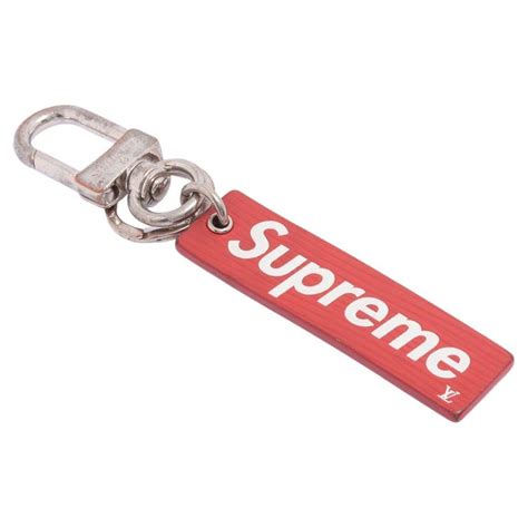 louis vuitton supreme keychains